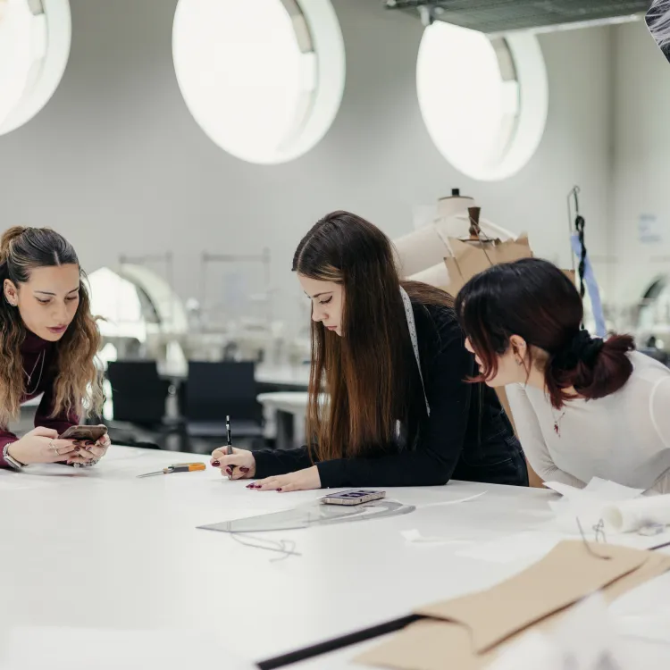 students in class drawing