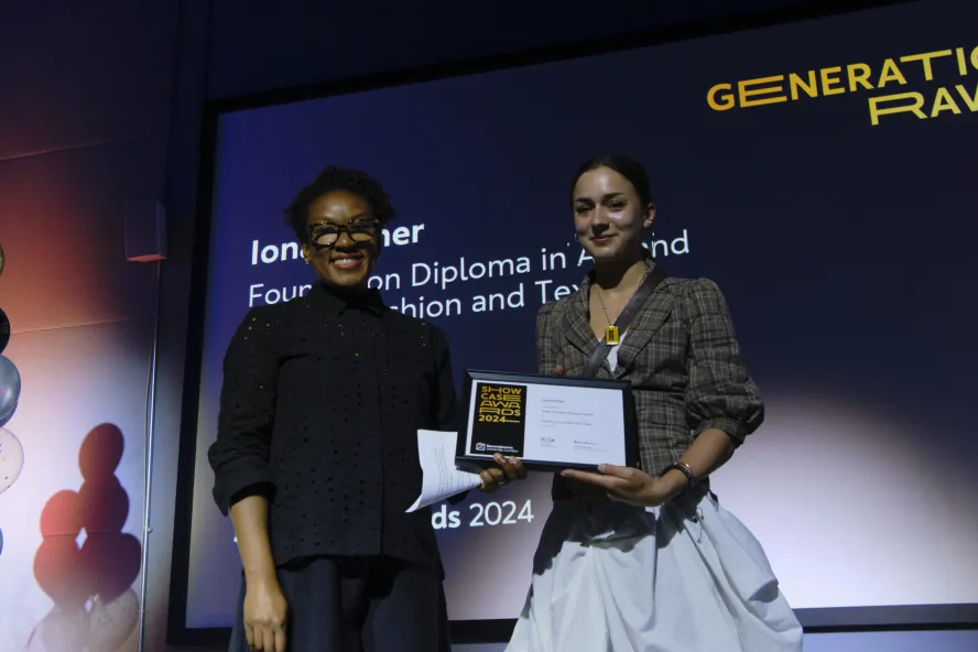 Iona Fisher receives prize