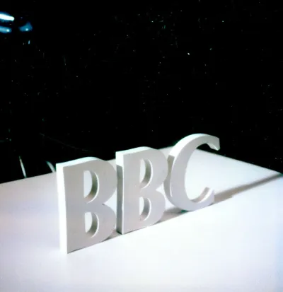 BBC One O'Clock News titles shoot stills 4