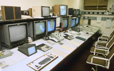 Electronic graphics workstation 1