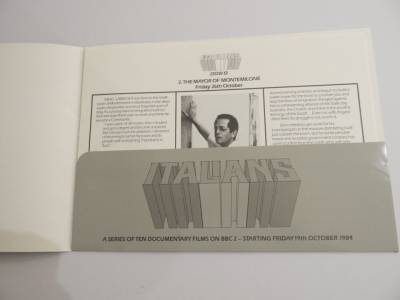 Italians press pack folder with inserts 1