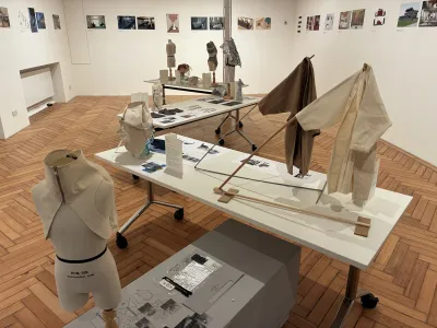 ZHF exhib ThidaHawkins 1842