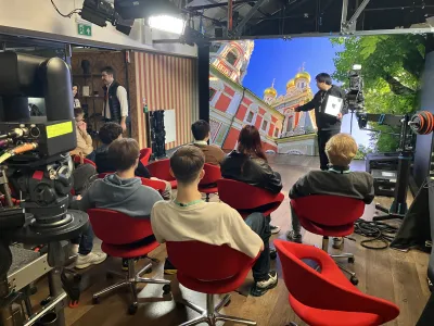 Ravensbourne students on an industry visit to Pinewood Studios